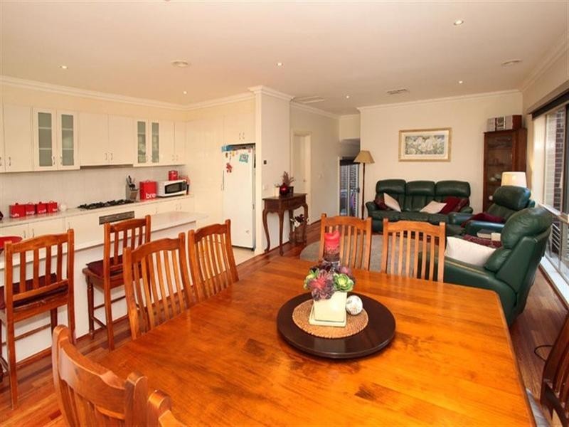 44B Pepperell Avenue, Glen Waverley VIC 3150