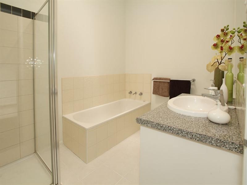 2 Tulloch Grove, Glen Waverley VIC 3150