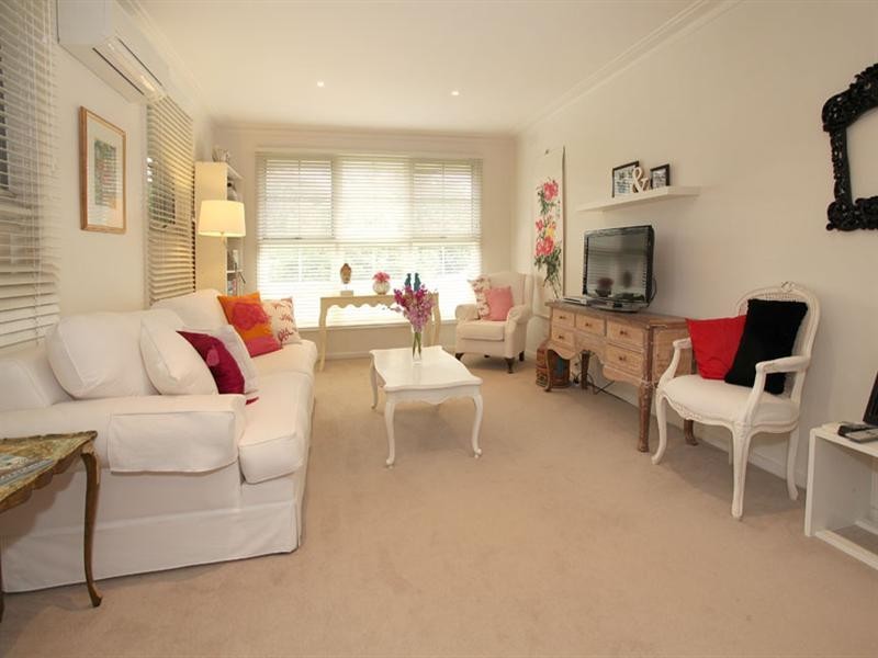 2/4 Grenfell Road, Mount Waverley VIC 3149