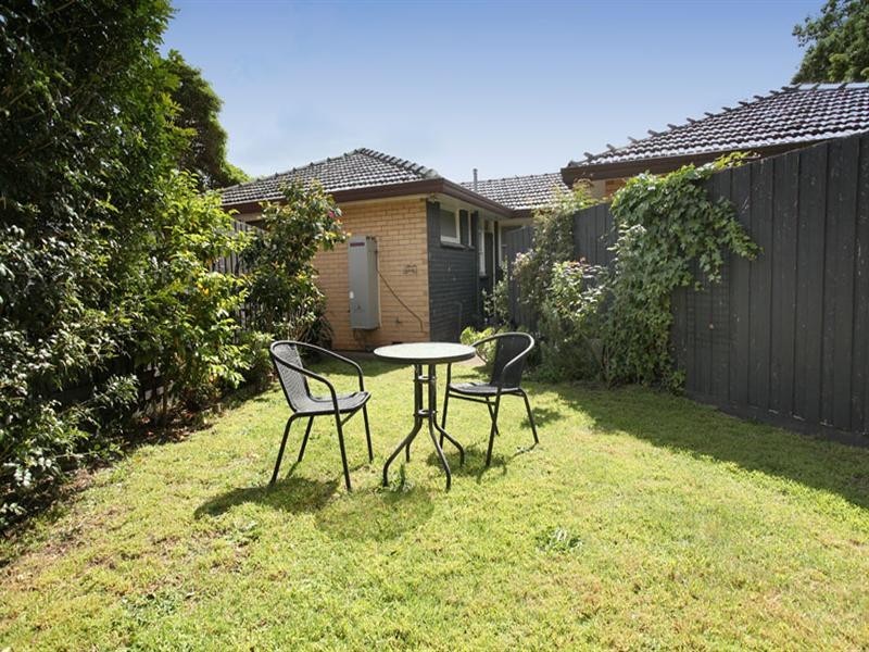 2/4 Grenfell Road, Mount Waverley VIC 3149