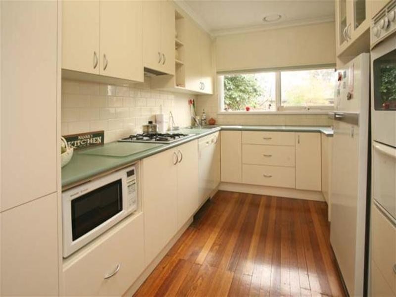 8 Herald Court, Glen Waverley VIC 3150