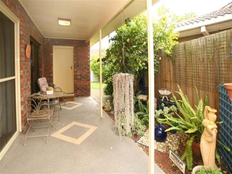 8 Herald Court, Glen Waverley VIC 3150