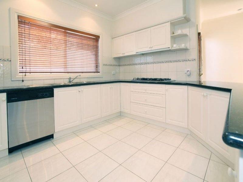 34 Arlington Drive, Glen Waverley VIC 3150