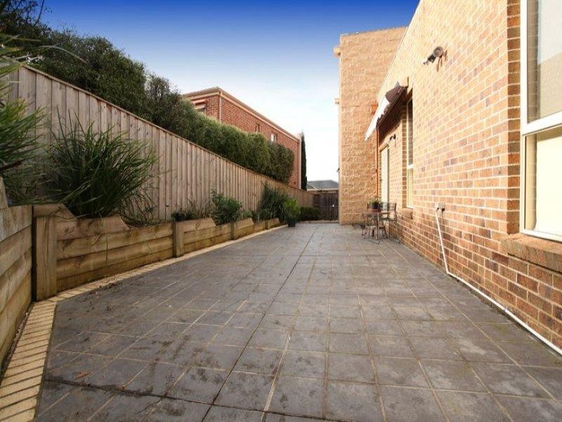 34 Arlington Drive, Glen Waverley VIC 3150