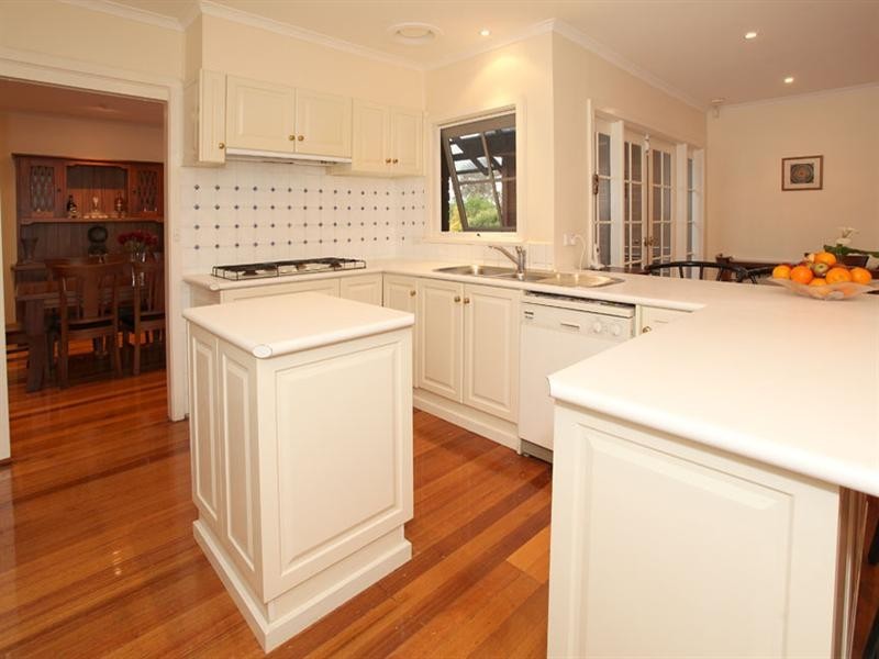 10 Roswell Street, Glen Waverley VIC 3150