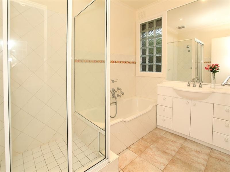 10 Roswell Street, Glen Waverley VIC 3150