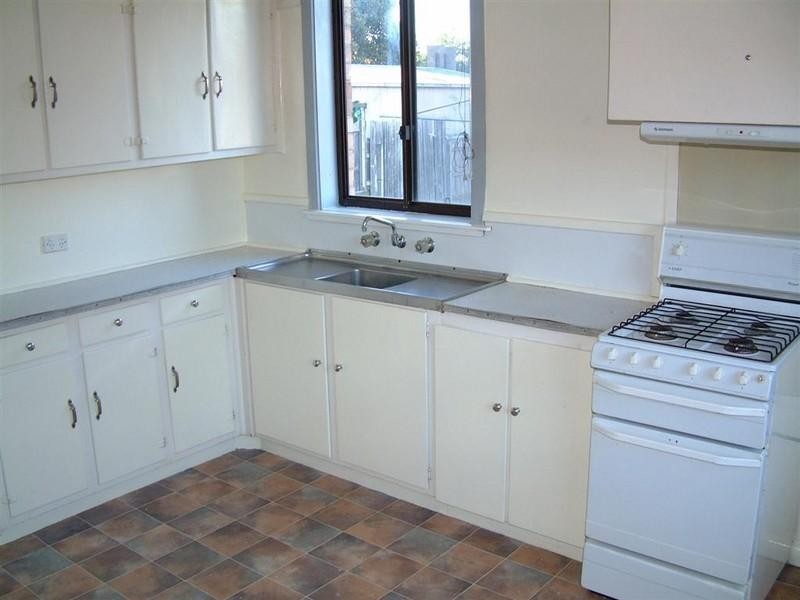 25 Deakin Crescent, Dandenong North VIC 3175