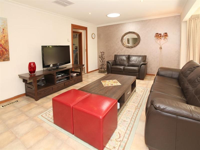 27 Sunnybrook Drive, Wheelers Hill VIC 3150