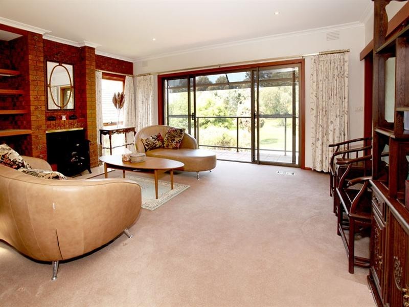 27 Sunnybrook Drive, Wheelers Hill VIC 3150