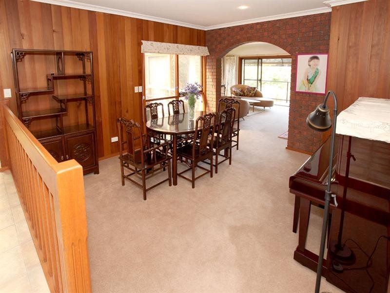 27 Sunnybrook Drive, Wheelers Hill VIC 3150