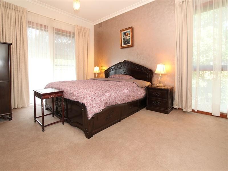 27 Sunnybrook Drive, Wheelers Hill VIC 3150