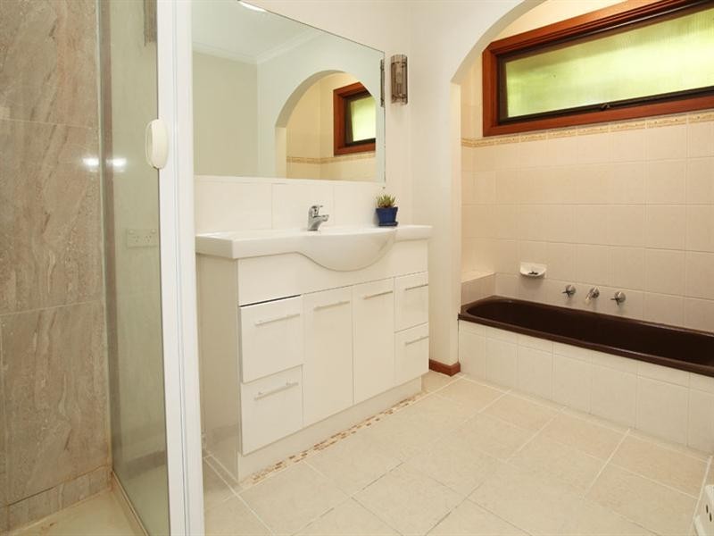 27 Sunnybrook Drive, Wheelers Hill VIC 3150