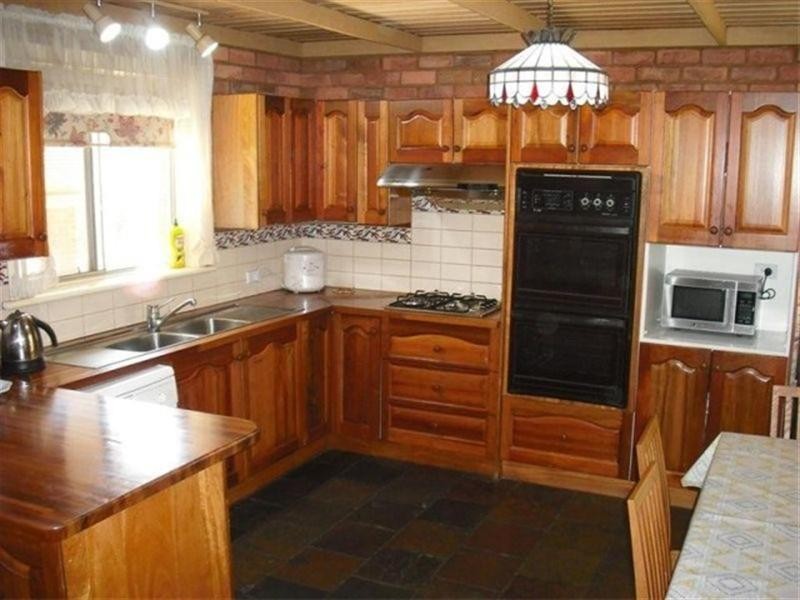 19 Owens Road, Glen Waverley VIC 3150