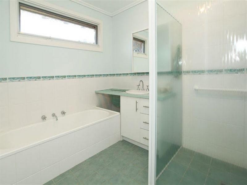 1 Cumberland Court, Glen Waverley VIC 3150