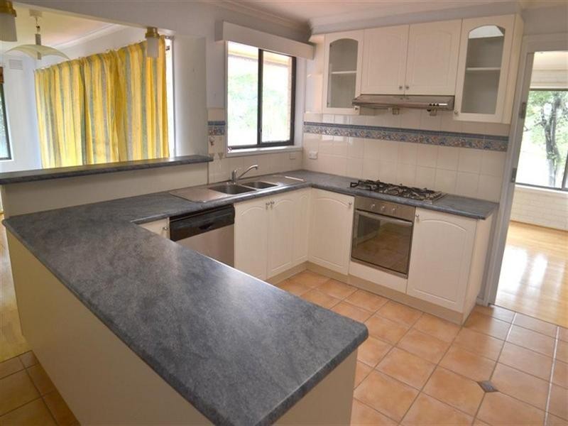 2 Glen Court, Glen Waverley VIC 3150