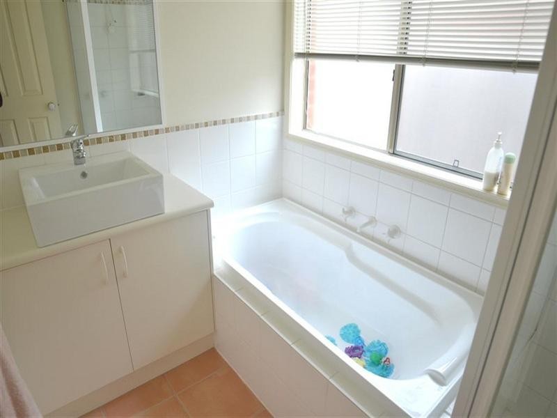 12 Kimbarra Drive, Berwick VIC 3806