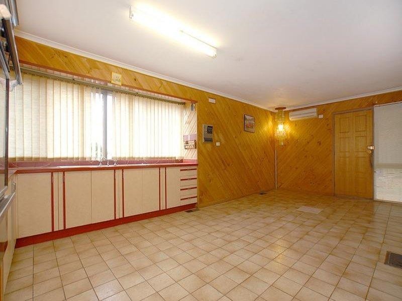 8 Eaton Place, Wheelers Hill VIC 3150