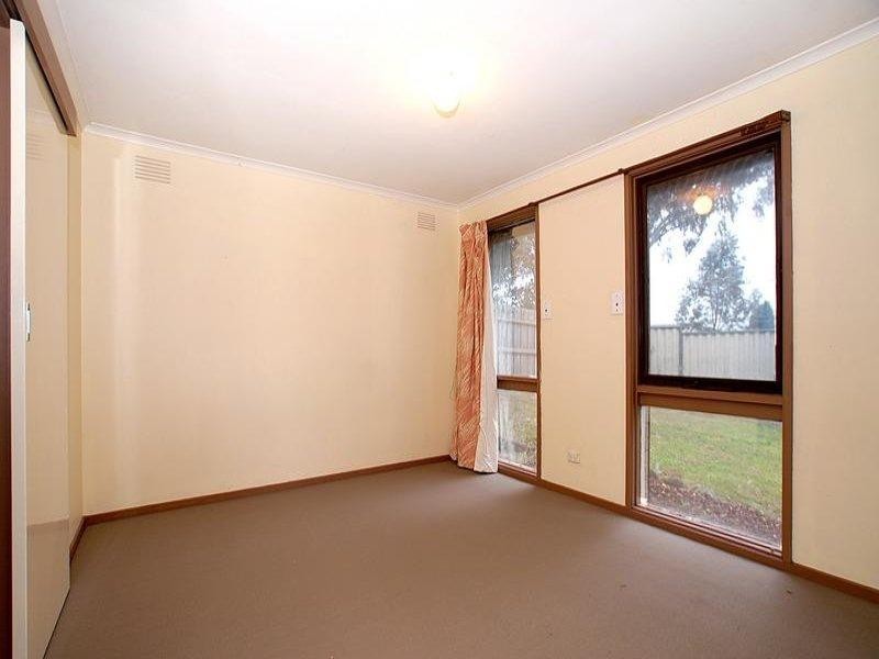 8 Eaton Place, Wheelers Hill VIC 3150