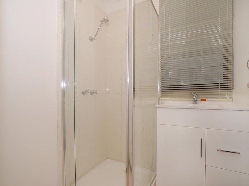 8 Eaton Place, Wheelers Hill VIC 3150