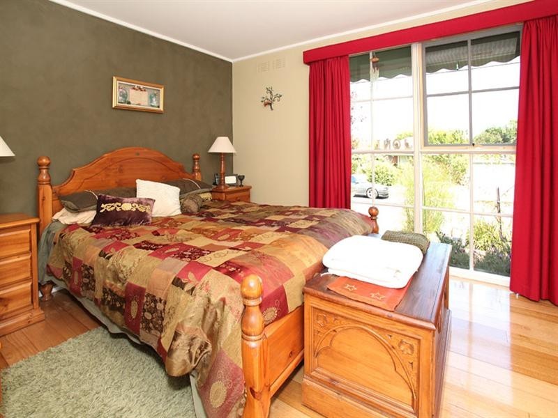 1 Coolabah Avenue, Glen Waverley VIC 3150