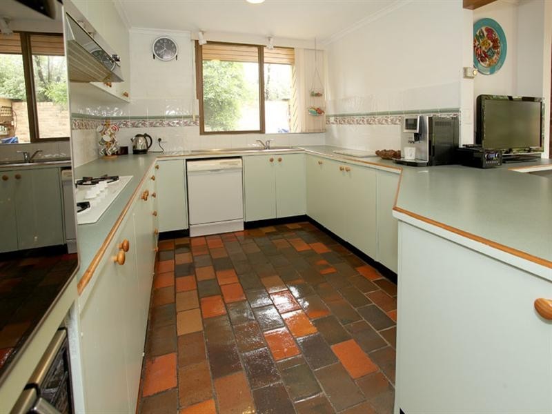 4 Beaumont Place, Wheelers Hill VIC 3150