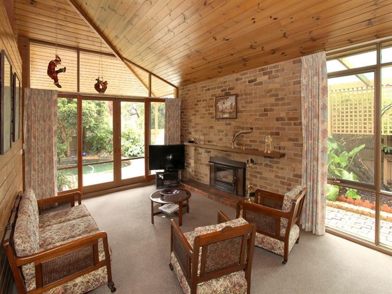 4 Beaumont Place, Wheelers Hill VIC 3150