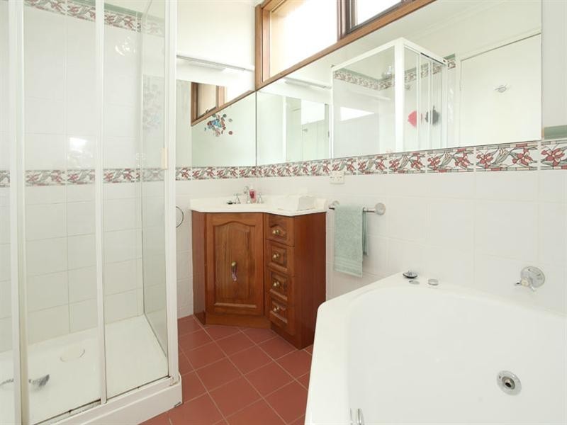 4 Beaumont Place, Wheelers Hill VIC 3150