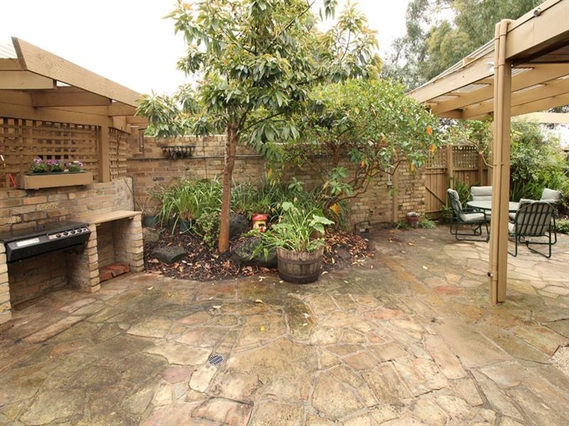 4 Beaumont Place, Wheelers Hill VIC 3150