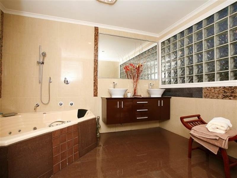 30 Otira Road, Knoxfield VIC 3180