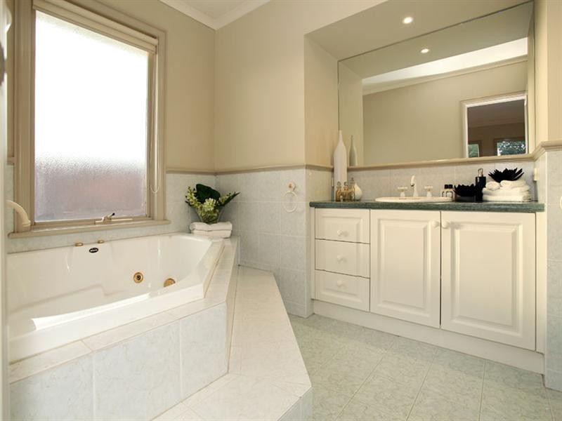 10 Waimarie Drive, Mount Waverley VIC 3149