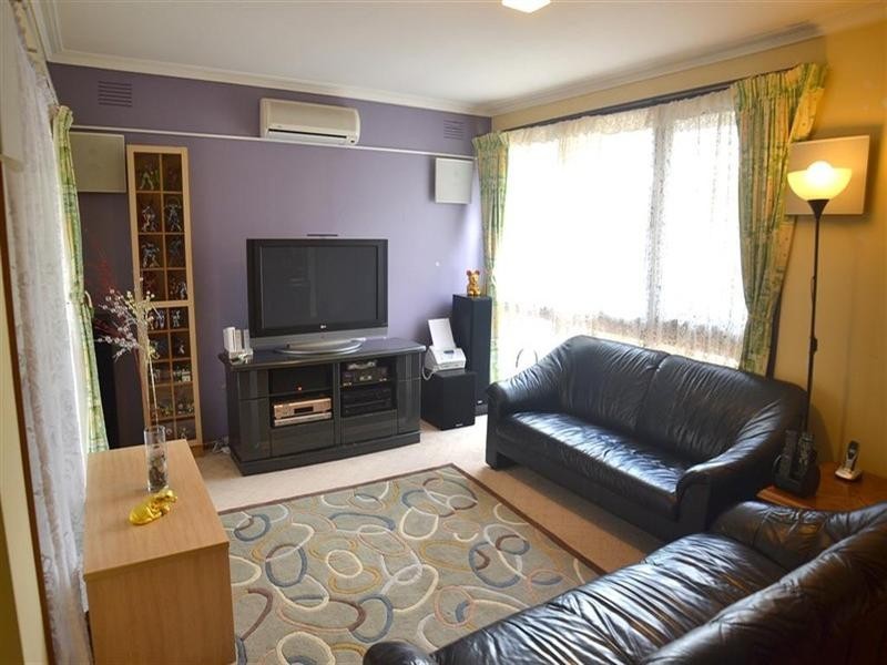 99 King Arthur Drive, Glen Waverley VIC 3150