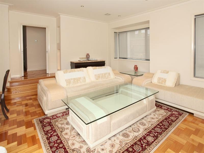 1/294 Blackburn Road, Glen Waverley VIC 3150