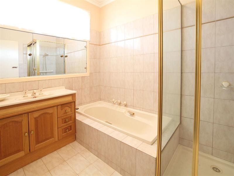 49 Thornhill Drive, Forest Hill VIC 3131