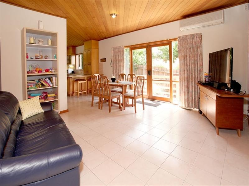 6 Crystal Court, Wheelers Hill VIC 3150