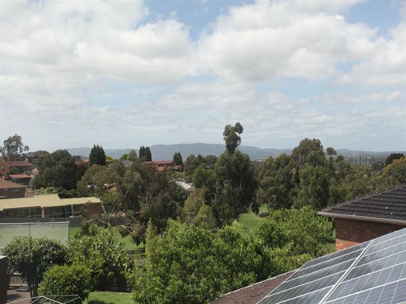 6 Crystal Court, Wheelers Hill VIC 3150