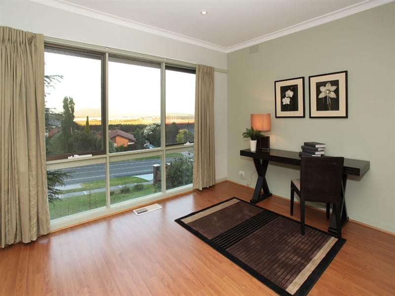 35 Garnett Road, Wheelers Hill VIC 3150