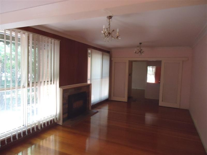 18 Nottingham Street, Glen Waverley VIC 3150