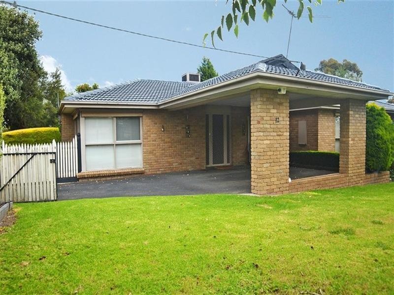 12 Earlwood Drive, Wheelers Hill VIC 3150