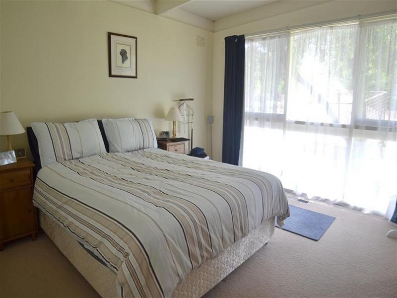 54 King Arthur Drive, Glen Waverley VIC 3150