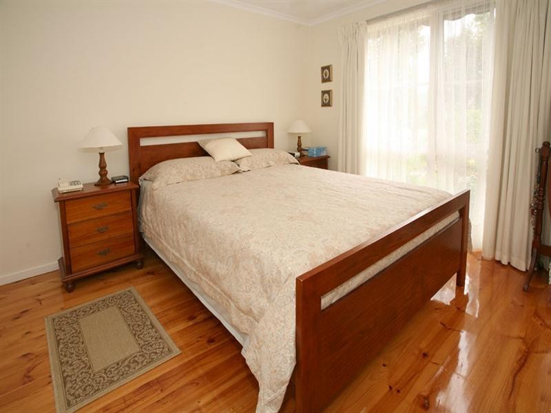 2/1 Brush Grove, Glen Waverley VIC 3150