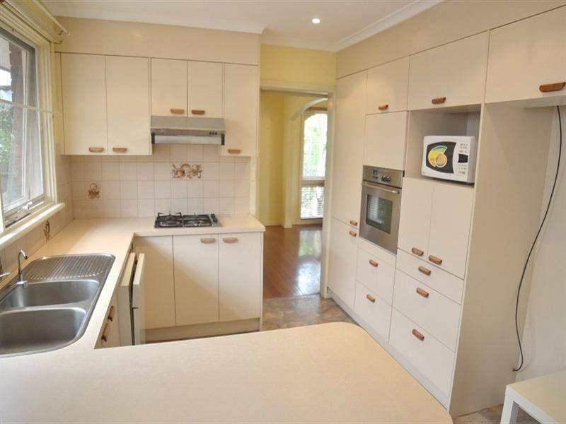 51 Guinevere Parade, Glen Waverley VIC 3150