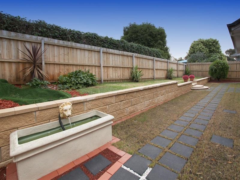 10 Beacon Street, Glen Waverley VIC 3150