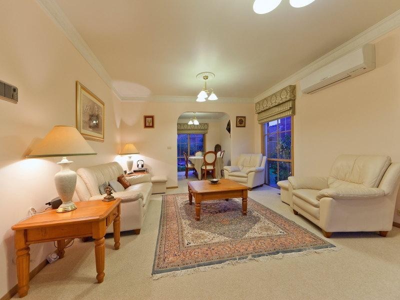 5 Connaught Place, Glen Waverley VIC 3150