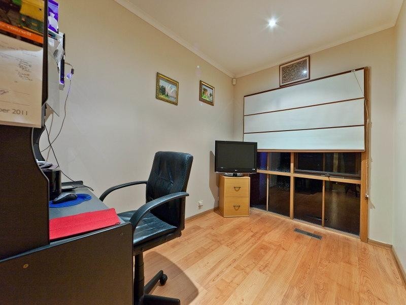 5 Connaught Place, Glen Waverley VIC 3150