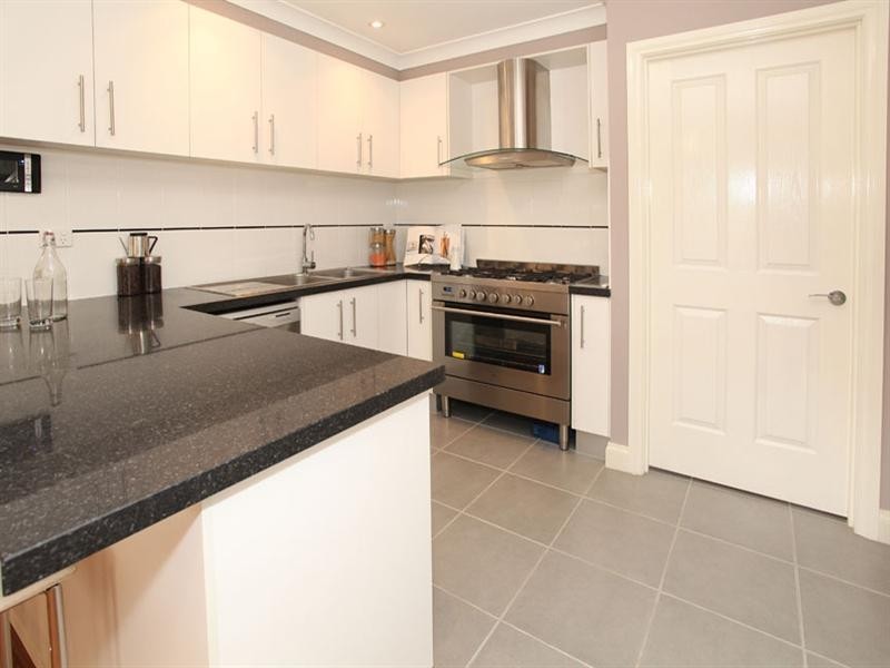 2/6 Henderson Court, Glen Waverley VIC 3150