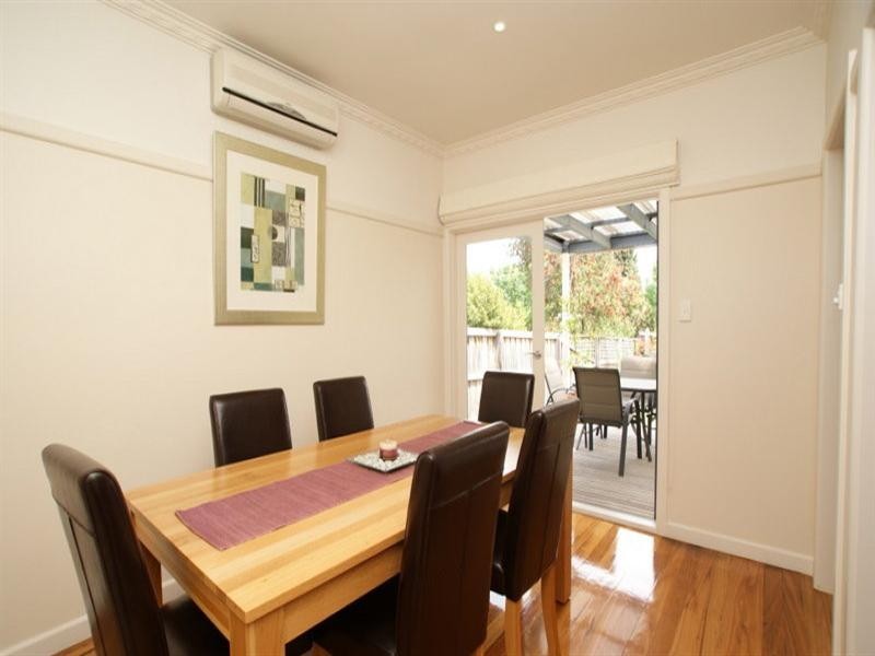 12 Middleborough Road, Burwood East VIC 3151