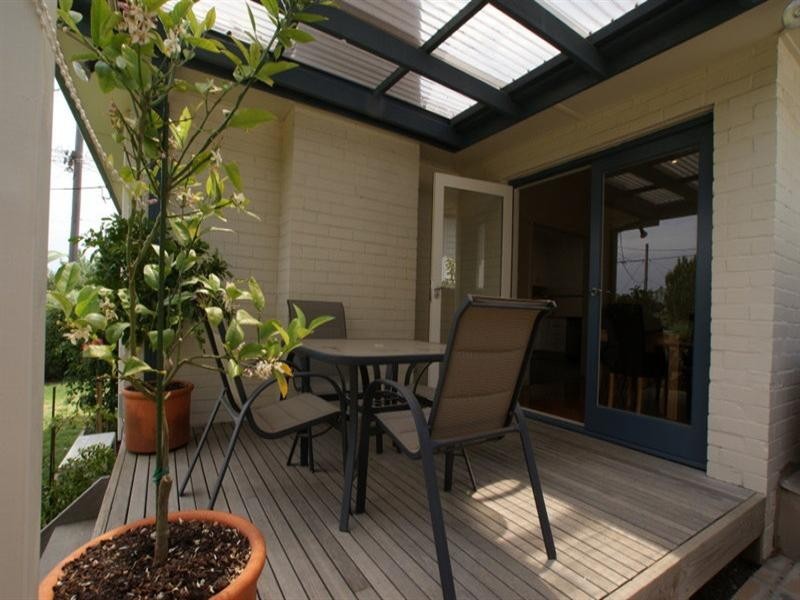 12 Middleborough Road, Burwood East VIC 3151