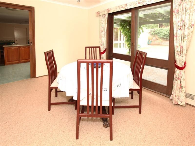 77 Weeden Drive, Vermont South VIC 3133