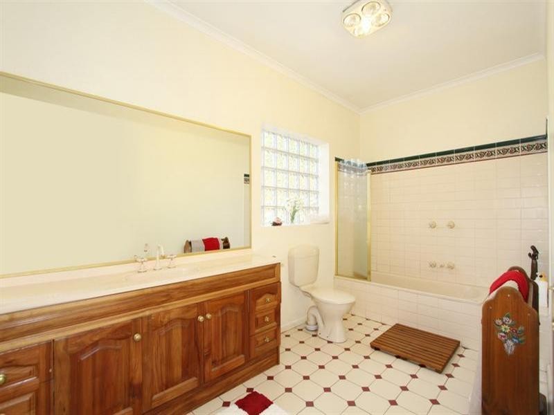 9 Lemana Crescent, Mount Waverley VIC 3149