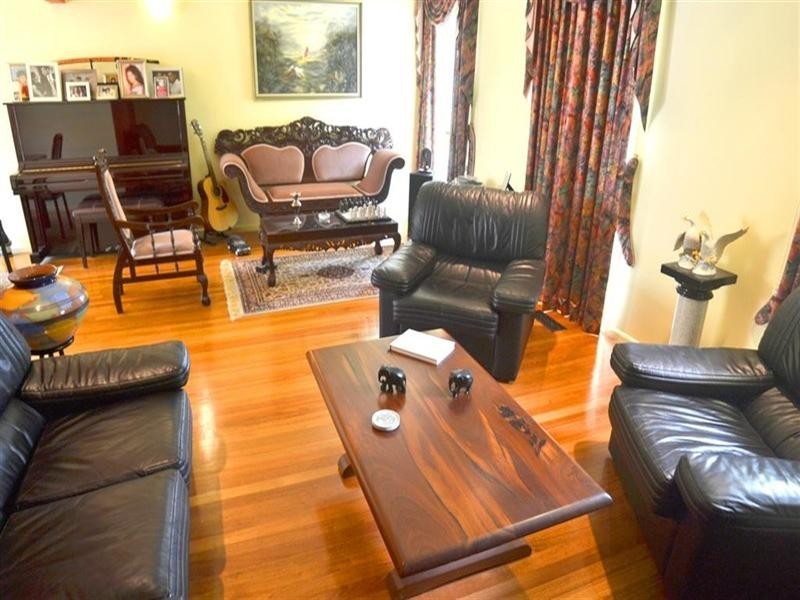 49 Glen Tower Drive, Glen Waverley VIC 3150